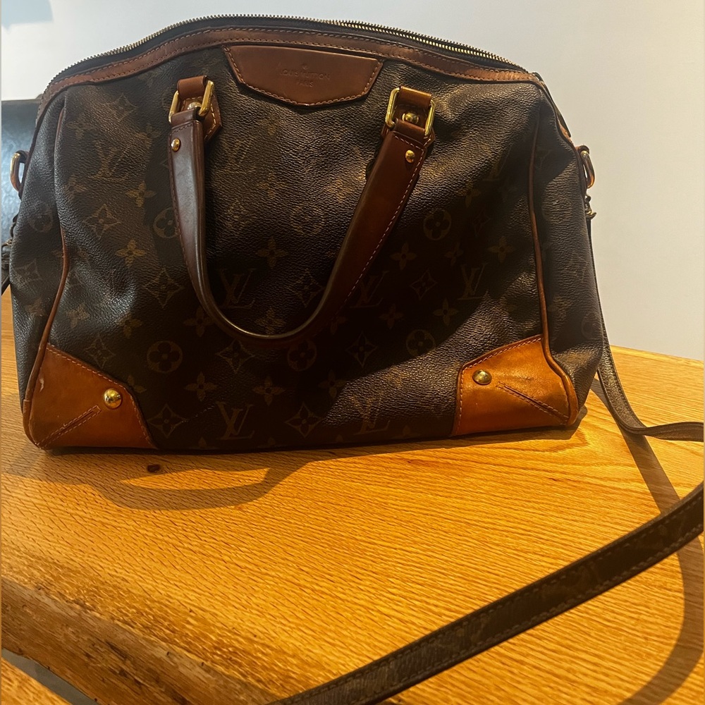 Beautiful Louis Vuitton Retiro, in iconic classic heritage canvas.
